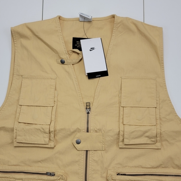Nike Mens Life Utility Vest Sesame FN3214-252 Size Medium Lifestyle Tactical New - Picture 5 of 9